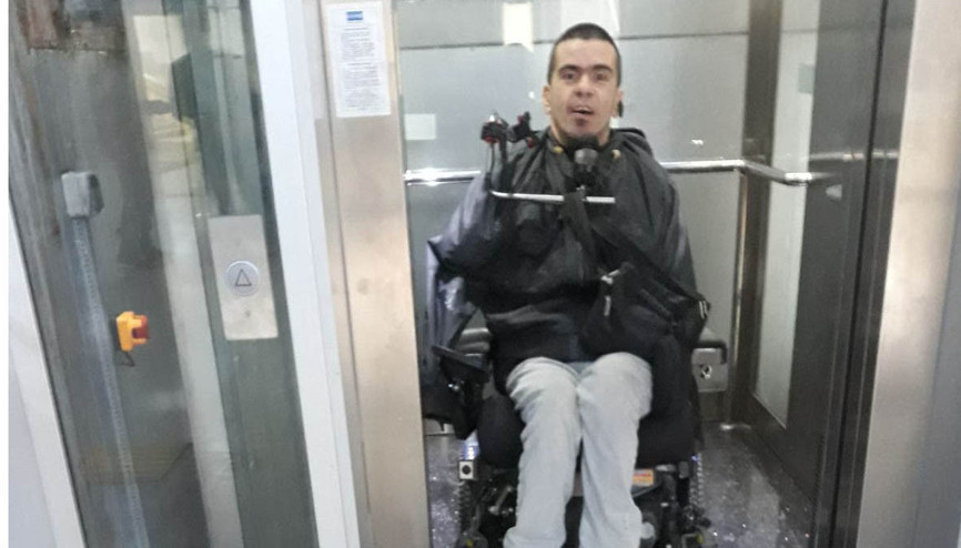 Engelsiz nöbet asansörleri çalıştırdı