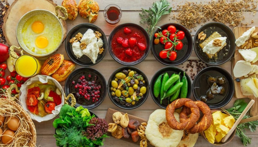 Hafta sonu için İncili Gastronomi Rehberi’nden nefis kahvaltı adresleri Hafta sonu için İncili Gastronomi Rehberi’nden nefis kahvaltı adresleri