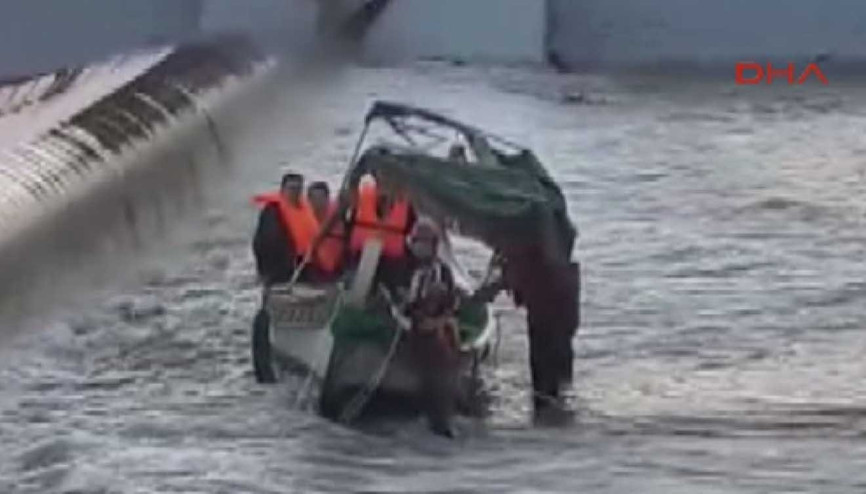 Bursada sandal devrildi: 5 kişi mahsur kaldı