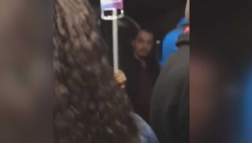 İki genç öpüştü, metrobüste olay çıktı