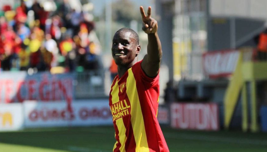 Demba Ba Beşiktaşa neden alınmadı Gerçek...