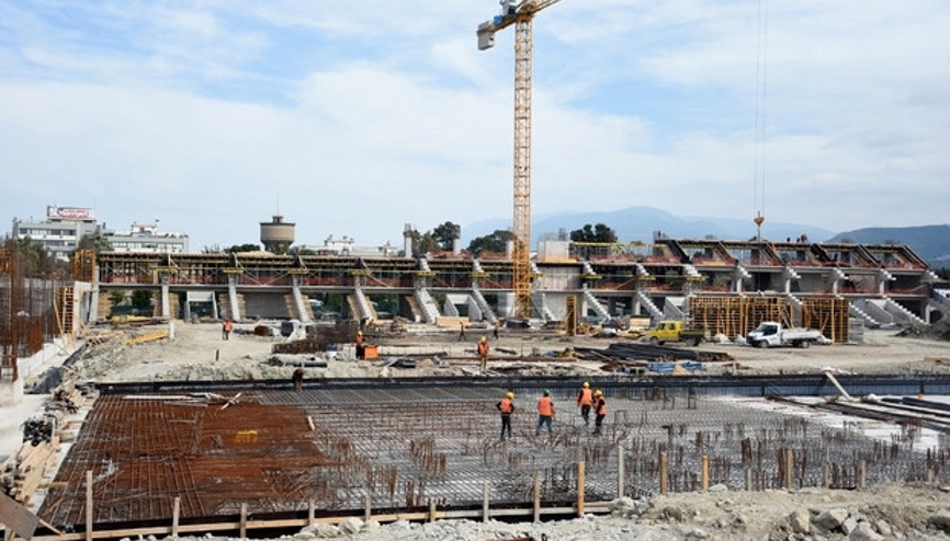 Alsancak Stadı hızla yükseliyor
