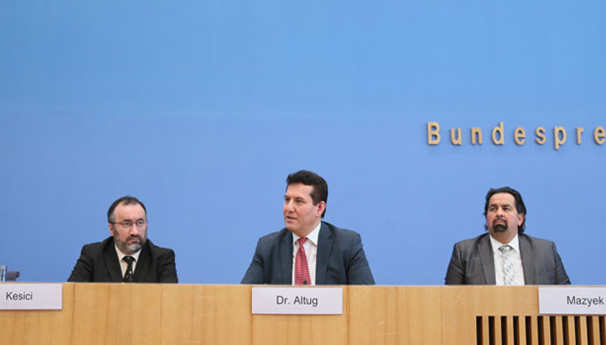 Eğer camiler yanıyorsa, Almanya yanıyor demektir