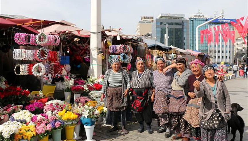 Taksimdeki yerleri değişiyor... İsyan ettiler