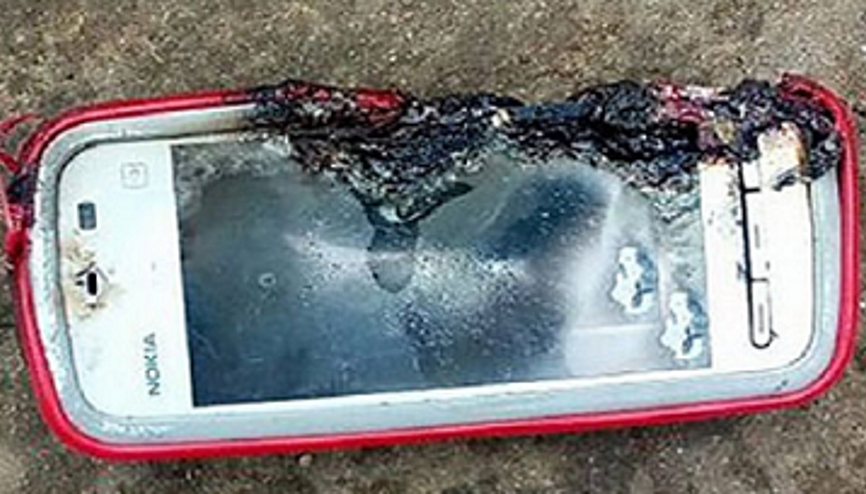 Nokia 5233 patladı, ortaya bu görüntüler çıktı