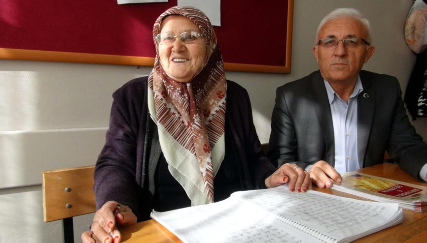 82 yaşında okuma yazma öğrendi