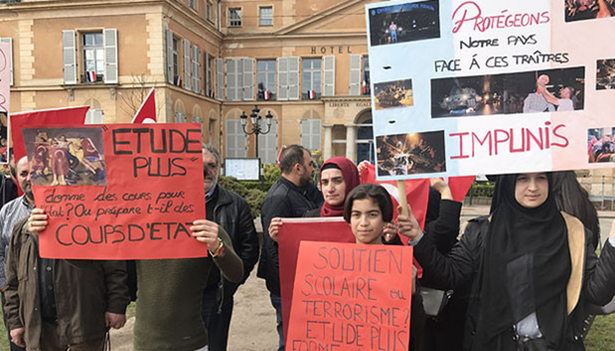 Fransız belediyesine FETÖ tepkisi Fransız belediyesine FETÖ tepkisi