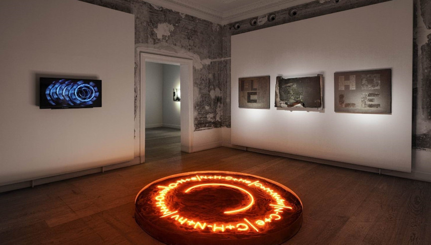 ‘Kara Kum’un içine gir, gizemli taşı bul