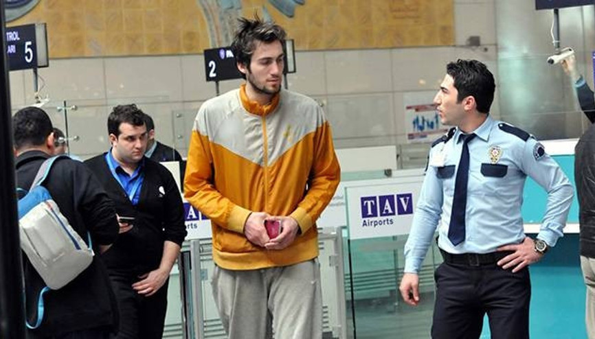 Havalimanında yaşayan sporcu için hem bakanlıktan hem TBFden açıklama geldi Havalimanında yaşayan sporcu için hem bakanlıktan hem TBFden açıklama geldi