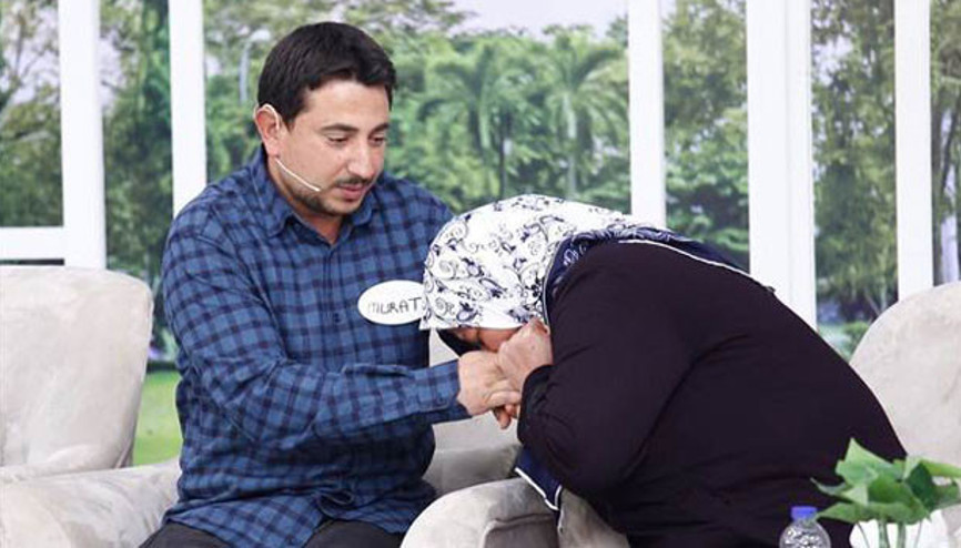 36 yıl önce çalınan çocuğuna televizyonda kavuştu