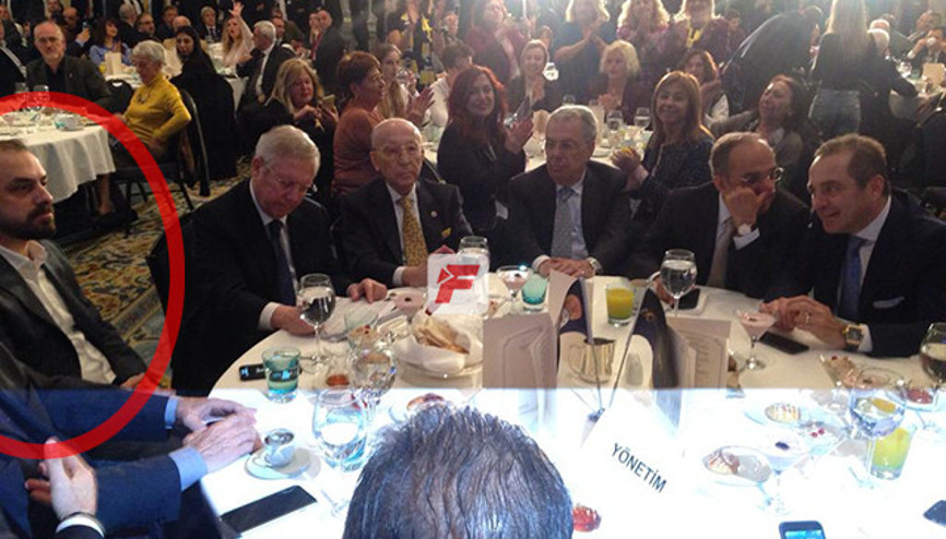 Toplantıda Aziz Yıldırımın yanında dikkat çeken isim