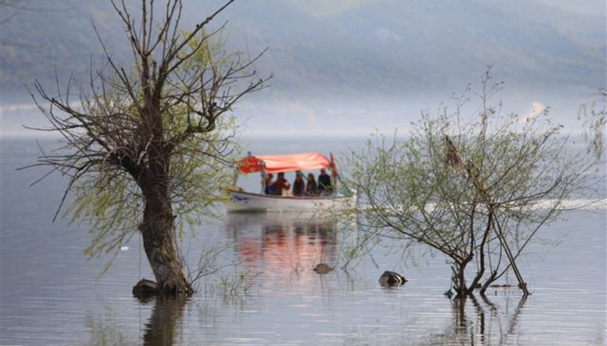 Havalar ısındı Gölyazı canlandı