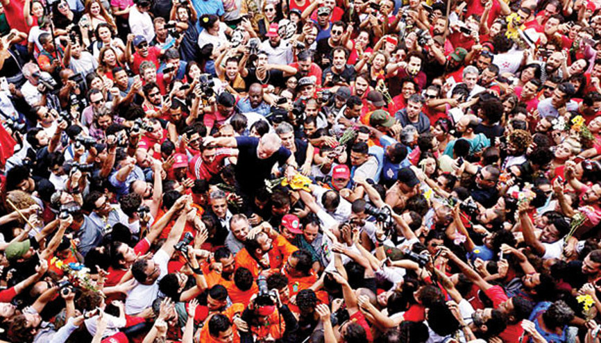 Lula polise teslim oldu