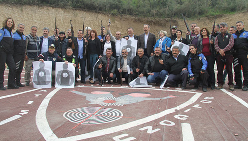 Muhtarlara atış eğitimi
