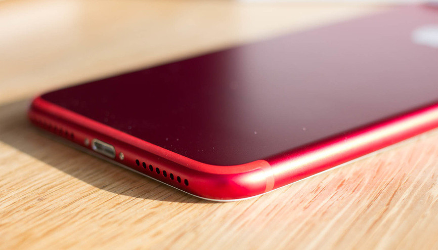 Kırmızı iPhone 8 geliyor