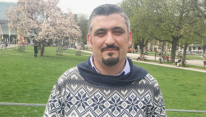 Kendisini darp eden polise dava açıyor