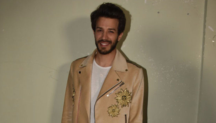 Ünlü oyuncudan sürpriz single