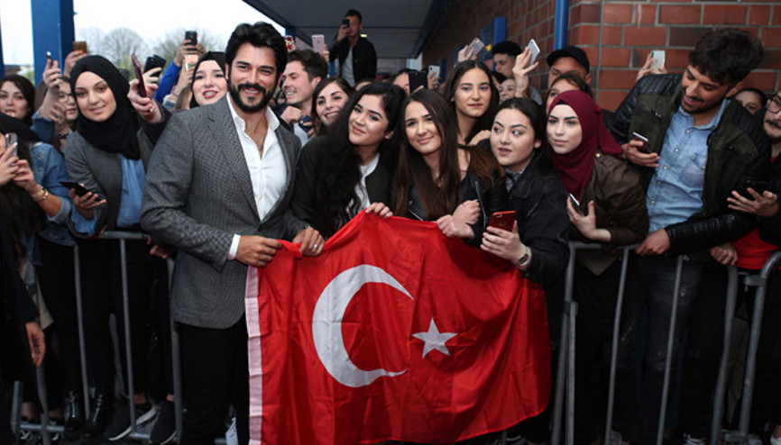 Ne olur gitme Burak