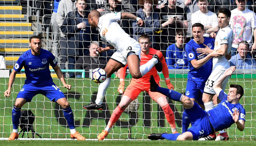 Cenk Tosun Evertonı ipten aldı 2 kez çizgiden çıkardı... (ÖZET) Cenk Tosun Evertonı ipten aldı 2 kez çizgiden çıkardı... (ÖZET)