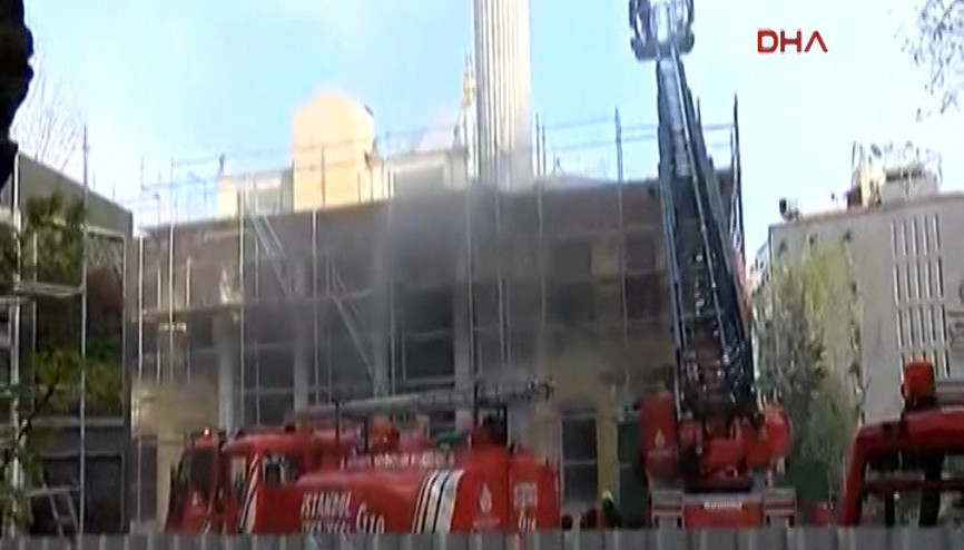 Teşvikiye Camiinde yangın çıktı