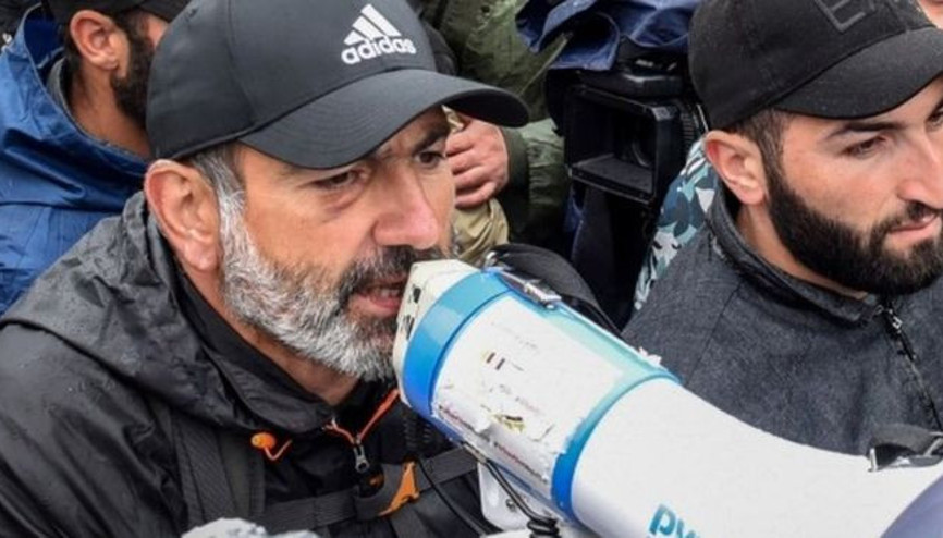 Ermenistanda muhalif lider Nikol Paşinyan gözaltına alındı Ermenistanda muhalif lider Nikol Paşinyan gözaltına alındı