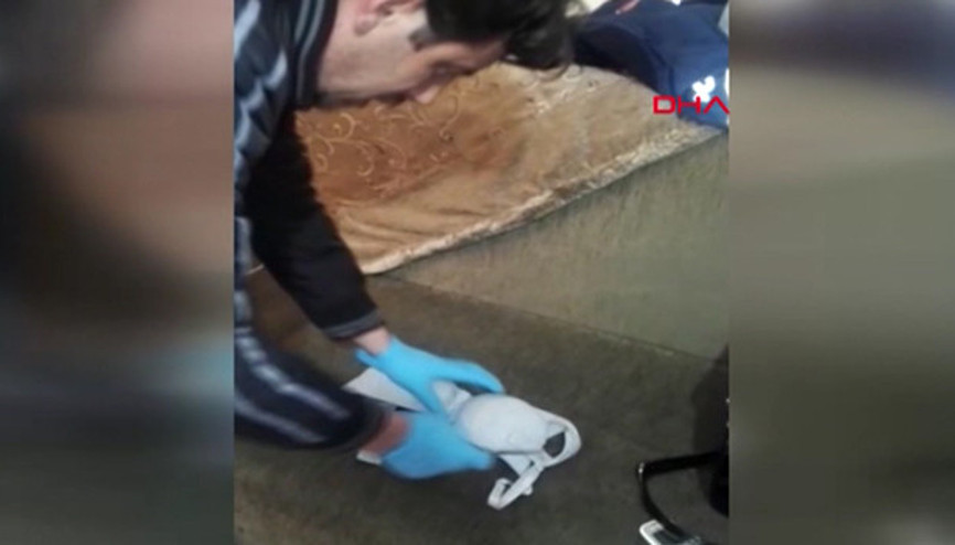 Sütyeninden eroin çıktı