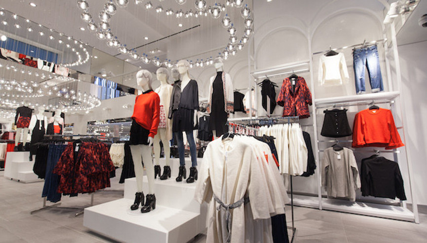 Giyim devinde 44 yıl sonra bir ilk