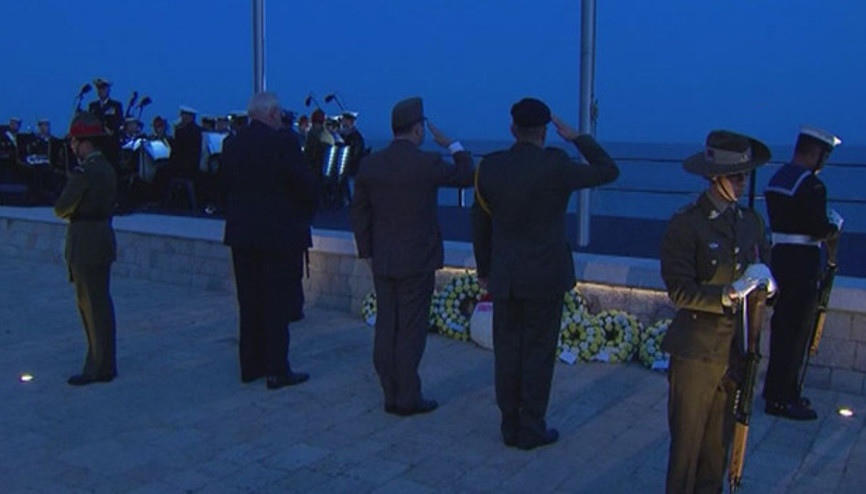 Anzak Koyundan Şafak ayini