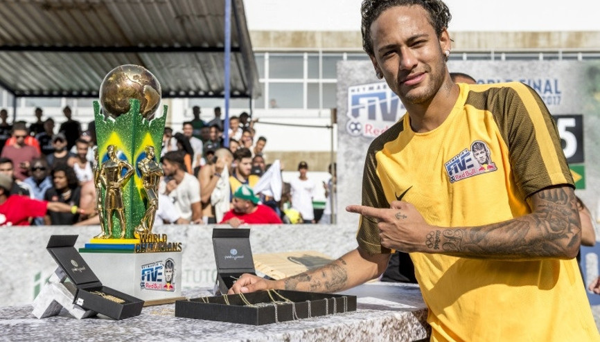 Sokak futbolu Neymar Jrs Five ile canlanıyor