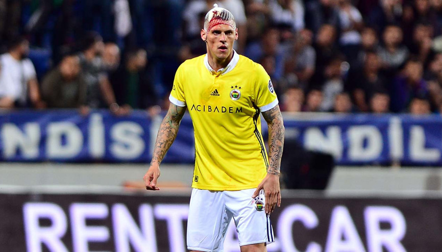 Martin Skrtel maçın ardından hastaneye kaldırıldı