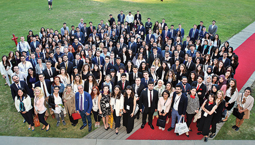 Geleceğin hukukçuları yarıştı