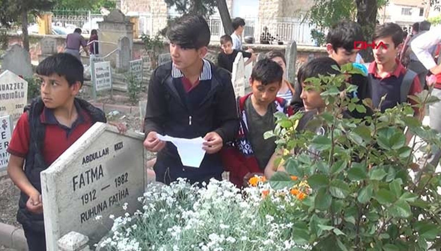 Çorum’da gizemli kızın ağladığı iddia edilen mezara ziyaretçi akını