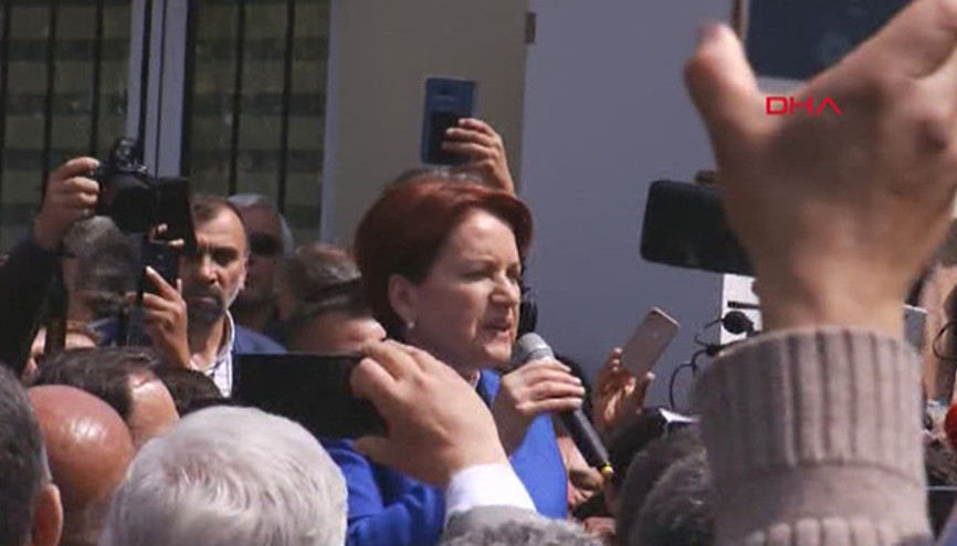 Meral Akşener 100 bin imza için Üsküdar İlçe Seçim Kurulunda