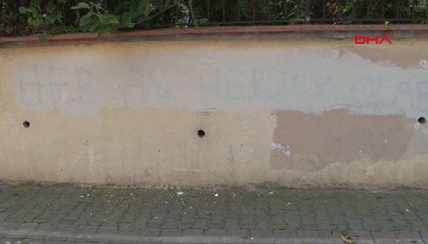 Meral Akşenerin evinin karşısına bunu yazmışlardı, gözaltına alındılar