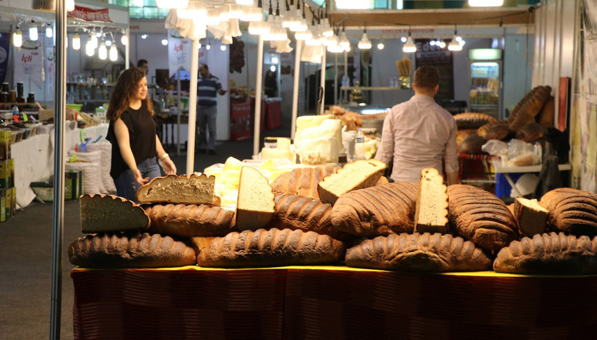 Bu ekmeğin kilosu 10 lira 3 aylık ömrü var