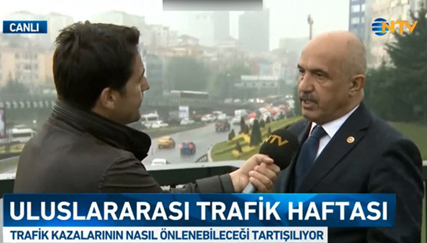 Trafik kazaları anlatılırken kaza oldu