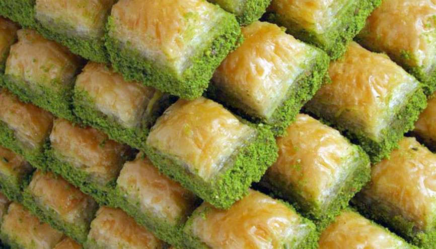 Baklava üreticilerinden protesto Fıstıklı baklava yapımı durdu…