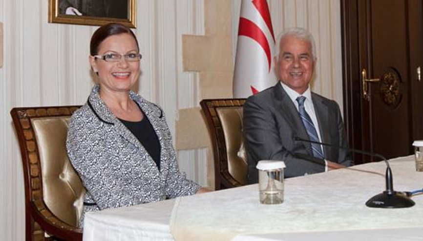 Kıbrısta şaşırtan olay Baba-kızın arasına siyaset girdi