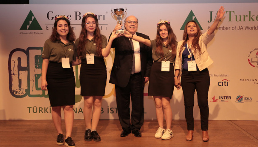 Çevre dostu makine ile ‘yılın girişimcisi’ seçildiler