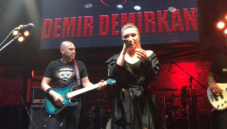 DEMİR DEMİRKAN, SON KEŞFİ MELİS DAĞ İLE AYNI SAHNEYİ PAYLAŞTI