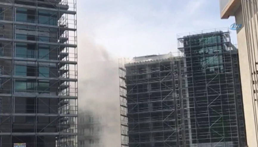 Lüks site inşaatında yangın paniği