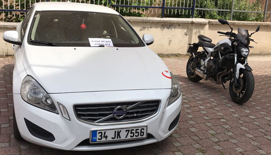 Soygun günü Volvo almış, sevgilisinin de evini döşemiş… Soygun günü Volvo almış, sevgilisinin de evini döşemiş…
