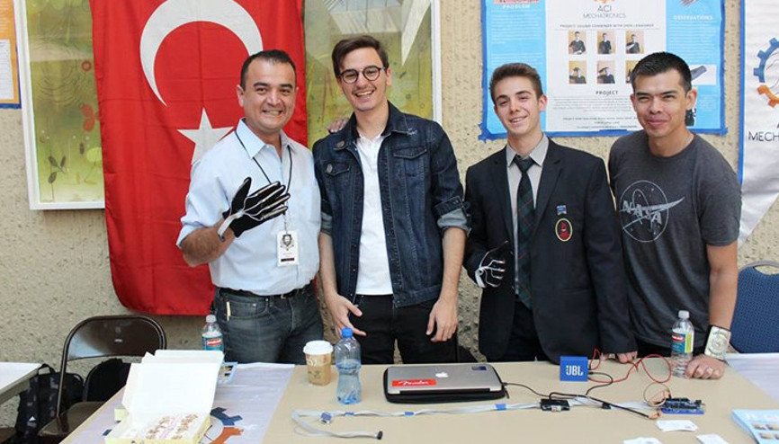 Robot yarışmasında dünya ikincisi oldular Robot yarışmasında dünya ikincisi oldular