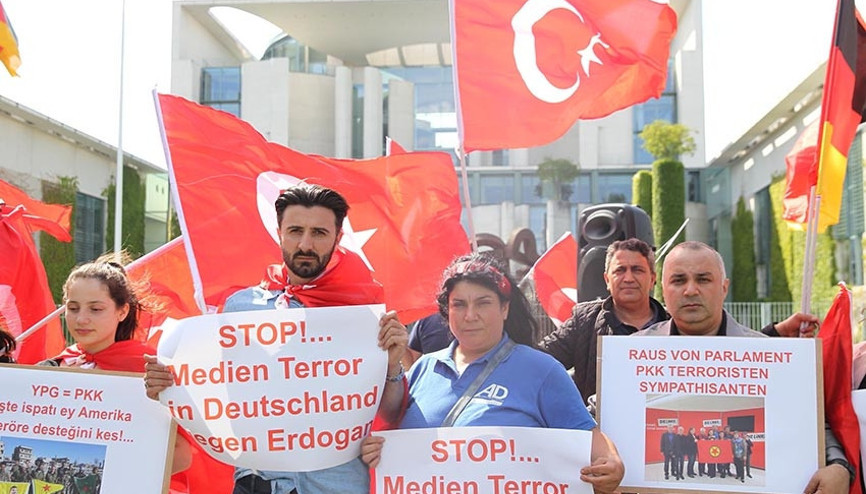 ‘Türkiye Sevdalıları’ndan Berlin’de protesto