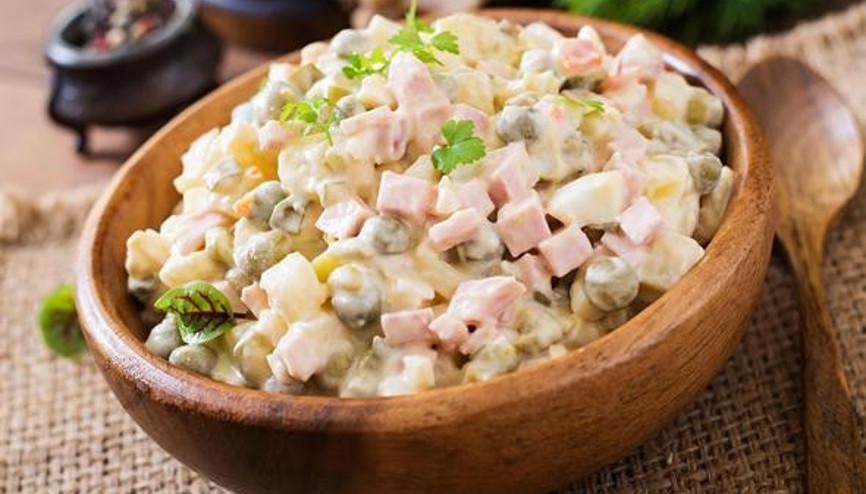 Rus salatası nasıl yapılır İşte Rus salatası tarifi ve malzemeleri