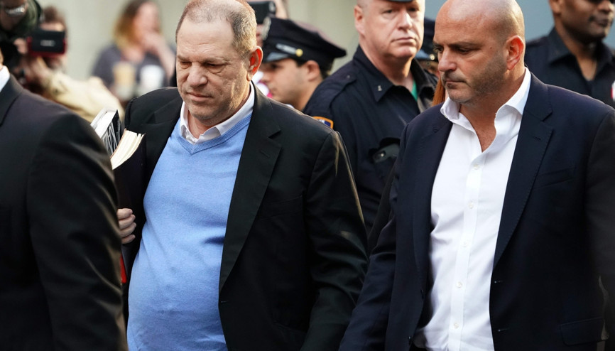 Tacizci yapımcı Harvey Weinstein teslim oldu