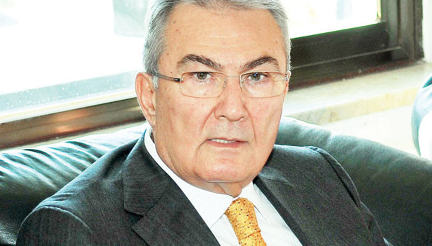Yürüteçle yürüyor, yemine katılacak