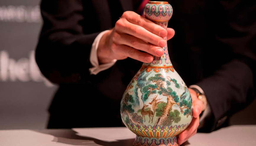 Çatıya atılmış eski vazo, Çin hanedanına ait çıktı