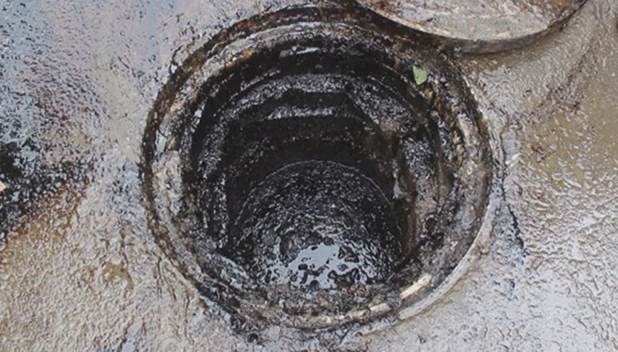 Tonlarca Fuel Oili kanalizasyon şebekesine döküp kaçtılar