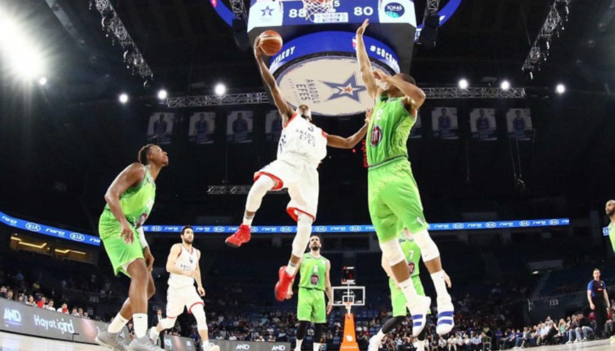 McCollum yıldızlaştı, Anadolu Efes seriyi 2-1 yaptı